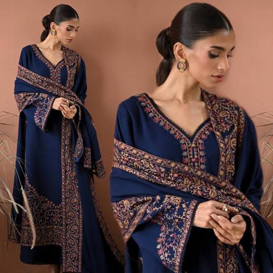 3 PCS  EMBROIDERED LAWN - JAZMIN BRAND ARTICLE 0001